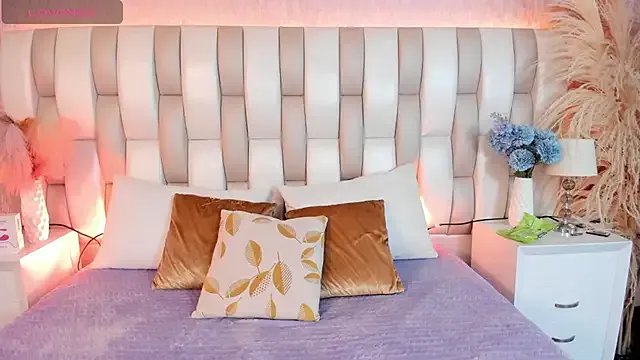 Freechat Ari_lynn_ on StripChat