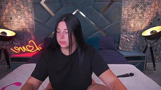 Freechat ArianaDarkk on StripChat