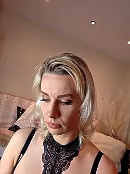 StripChat AureliaDoux is Freechat AureliaDoux — Free Titties!