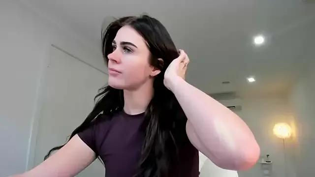 Group aus_queen on StripChat