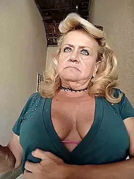 Belladama61 on StripChat 