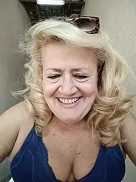 Belladama61 on StripChat 