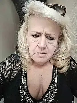 Belladama61 on StripChat 