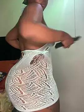 Freechat beverlyxxxx on StripChat