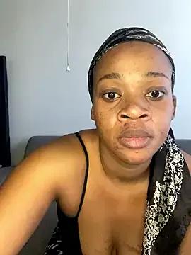 Freechat beverlyxxxx on StripChat