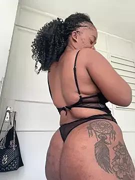 Freechat beverlyxxxx on StripChat