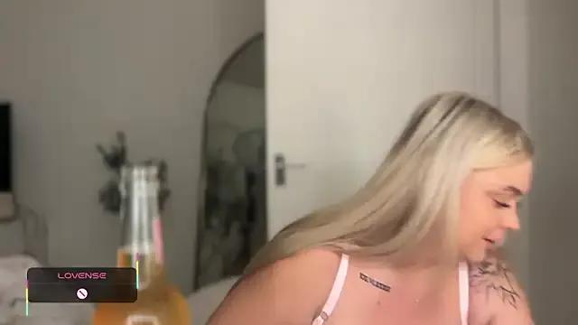 Freechat blairbella on StripChat