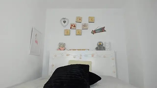 Freechat Blueee_diamond on StripChat