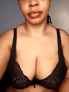 boobsnipplian on StripChat