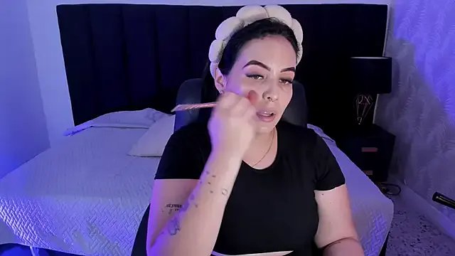 Freechat camiladuke7 on StripChat