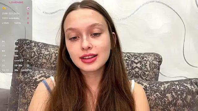 Freechat CharlynDini on StripChat