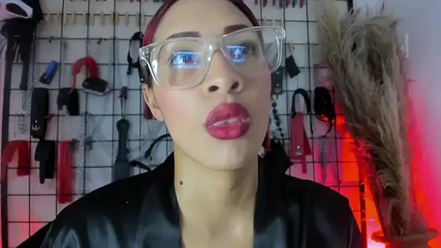 Freechat charrlotte_quinn on StripChat