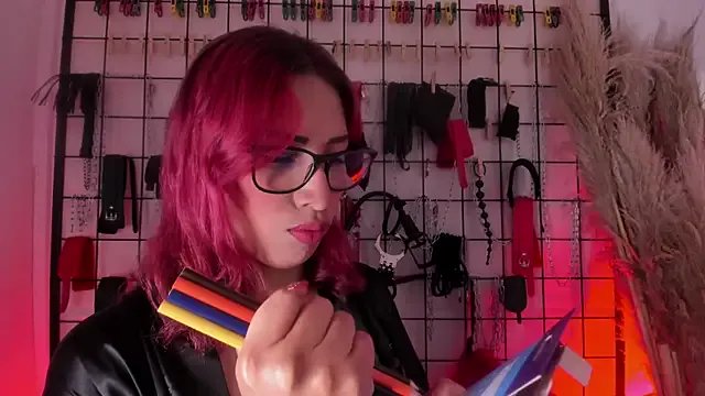 Freechat charrlotte_quinn on StripChat