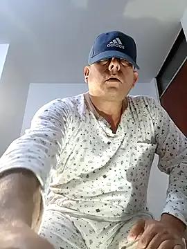 chicoguapo8 on StripChat 