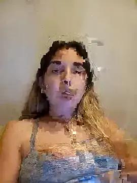 Freechat CrisHot202 on StripChat