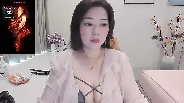 Freechat Crystal_Wings on StripChat