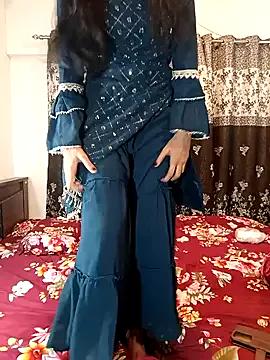 Freechat Cute-Bhavya on StripChat