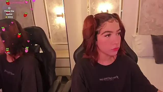 doll_eyees_ on StripChat 