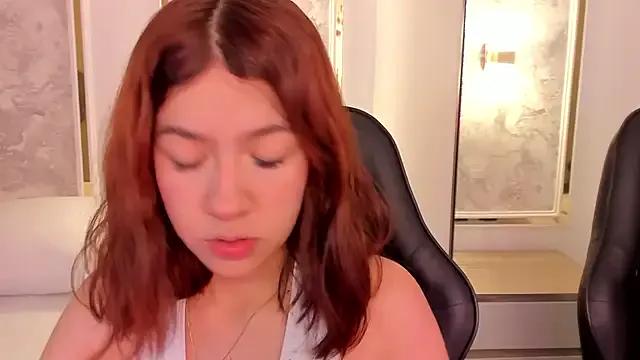 doll_eyees_ on StripChat 