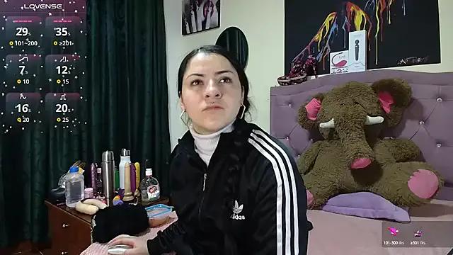 Emmie_Hot on StripChat 