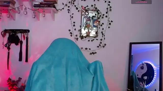 Eve_Blue77 on StripChat