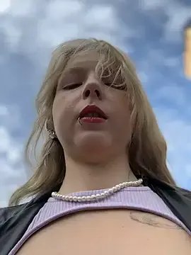 Freechat EveLittleSinner on StripChat