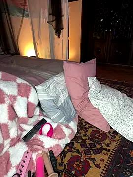 Freechat giuli_zerozero on StripChat