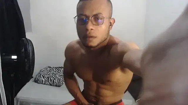 Freechat grandominantex1 on StripChat