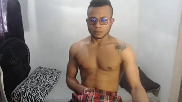 Freechat grandominantex1 on StripChat