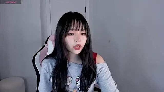 hee_young11 on StripChat