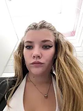 Freechat Holy_Tereza on StripChat