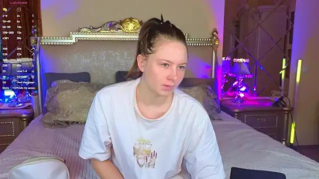 Freechat HolyBabyDoll on StripChat