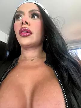 Freechat HOT_LADY_777 on StripChat