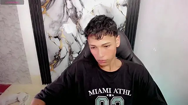 Freechat Im_david02 on StripChat