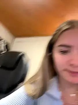 Freechat imlindapink on StripChat