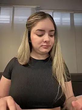 Freechat imlindapink on StripChat