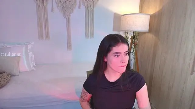 Private iriswest_ on StripChat