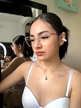 StripChat IslaCole is Freechat IslaCole — Oil in legs