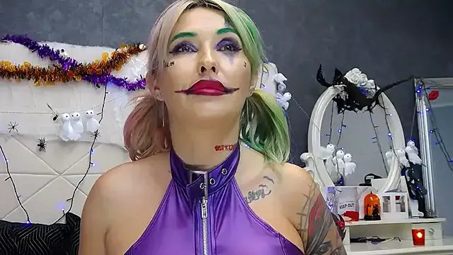 Freechat IssaSmith on StripChat