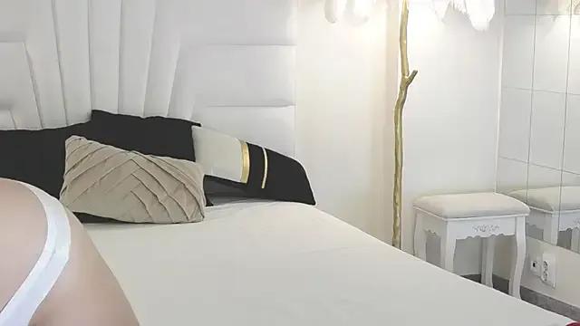 Freechat JennaClover on StripChat