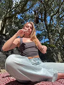 jessieamy — apply oil-  101 4 free video