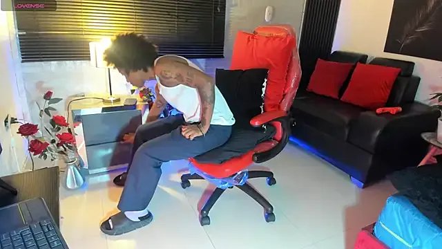 Freechat JhonyMiller_ on StripChat