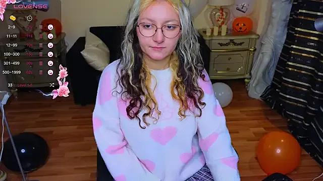 Freechat JuicyLullu on StripChat