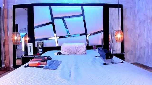 Freechat JuliaDavis_1 on StripChat