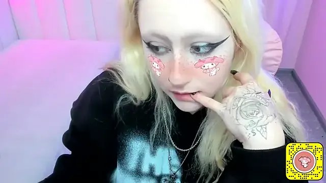 Freechat JuliaSharkk on StripChat