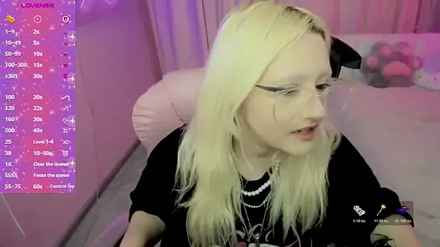 Freechat JuliaSharkk on StripChat