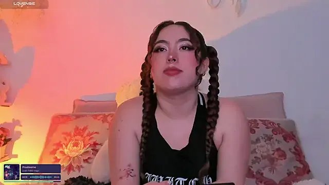 Private julieta_cooper20 on StripChat