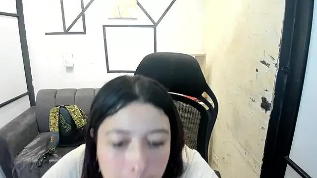 Freechat JulietaKane on StripChat