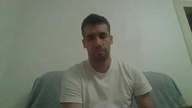 Freechat JulioIsHere4you on StripChat