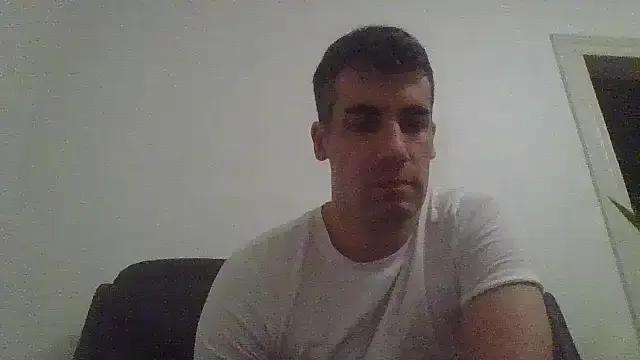 Freechat JulioIsHere4you on StripChat